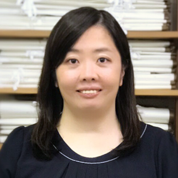 姉崎 佳子